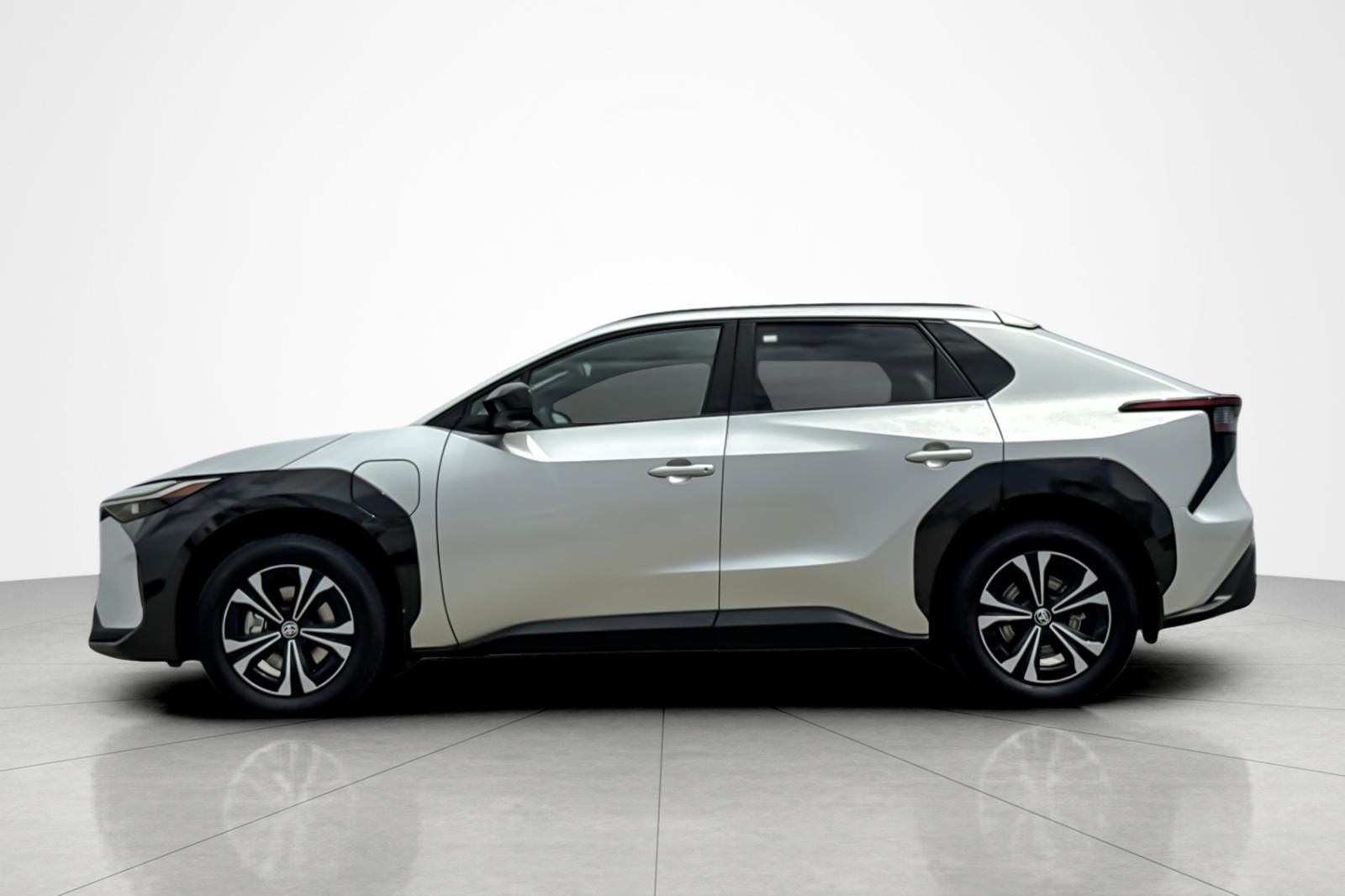 Used 2024 SILVER METALLIC Toyota XLE image 2