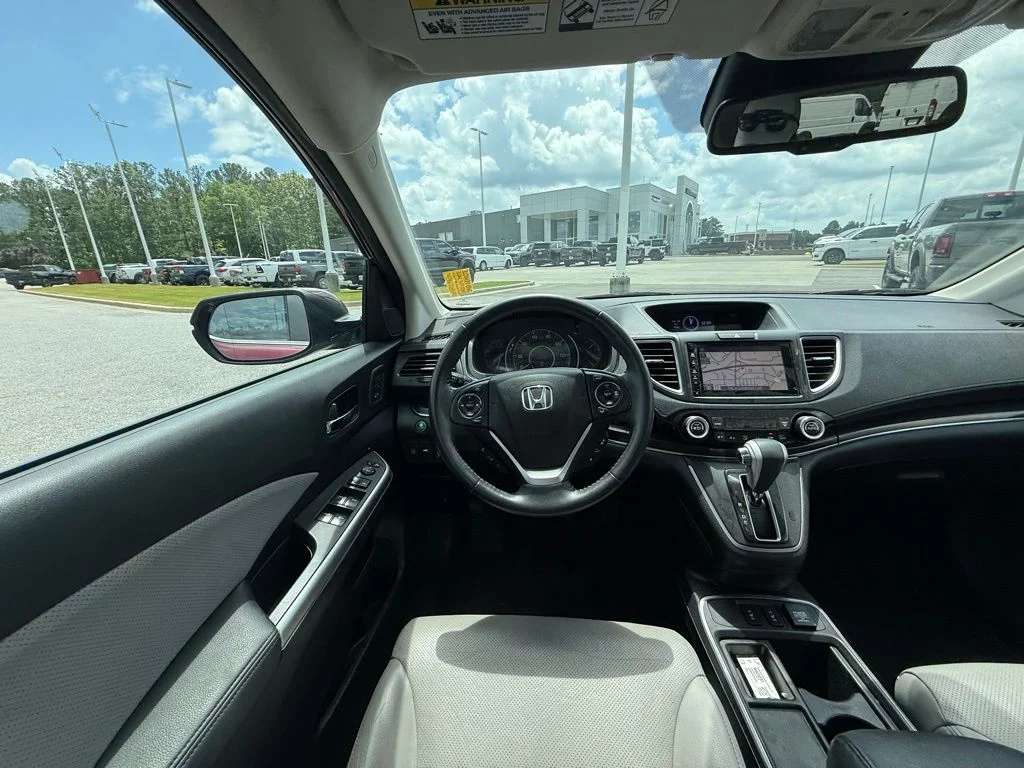 Used 2016 Red Honda Touring image 13