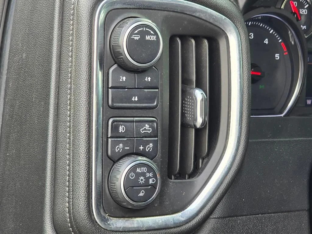 Used 2020 Black Chevrolet LT image 8