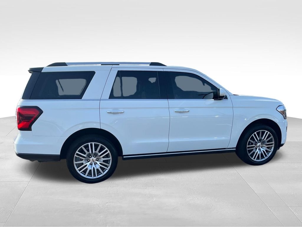 Used 2022 White Ford Limited image 6