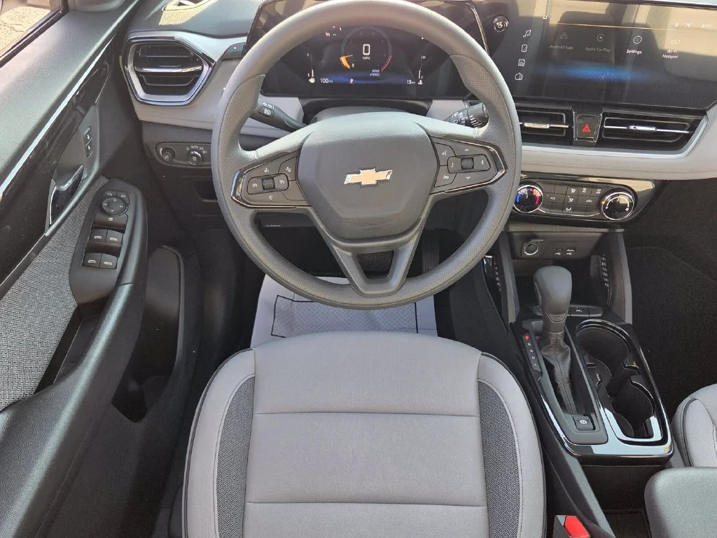 New 2026 Summit White Chevrolet LT image 31