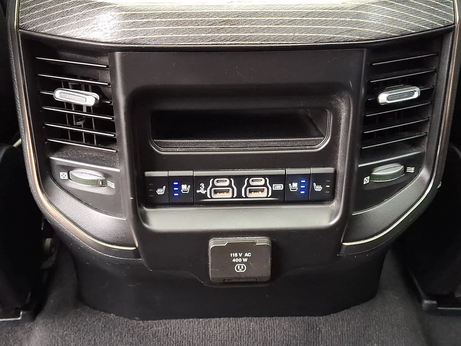 Used 2019 Diamond Black Crystal Pearl Ram Limited image 12