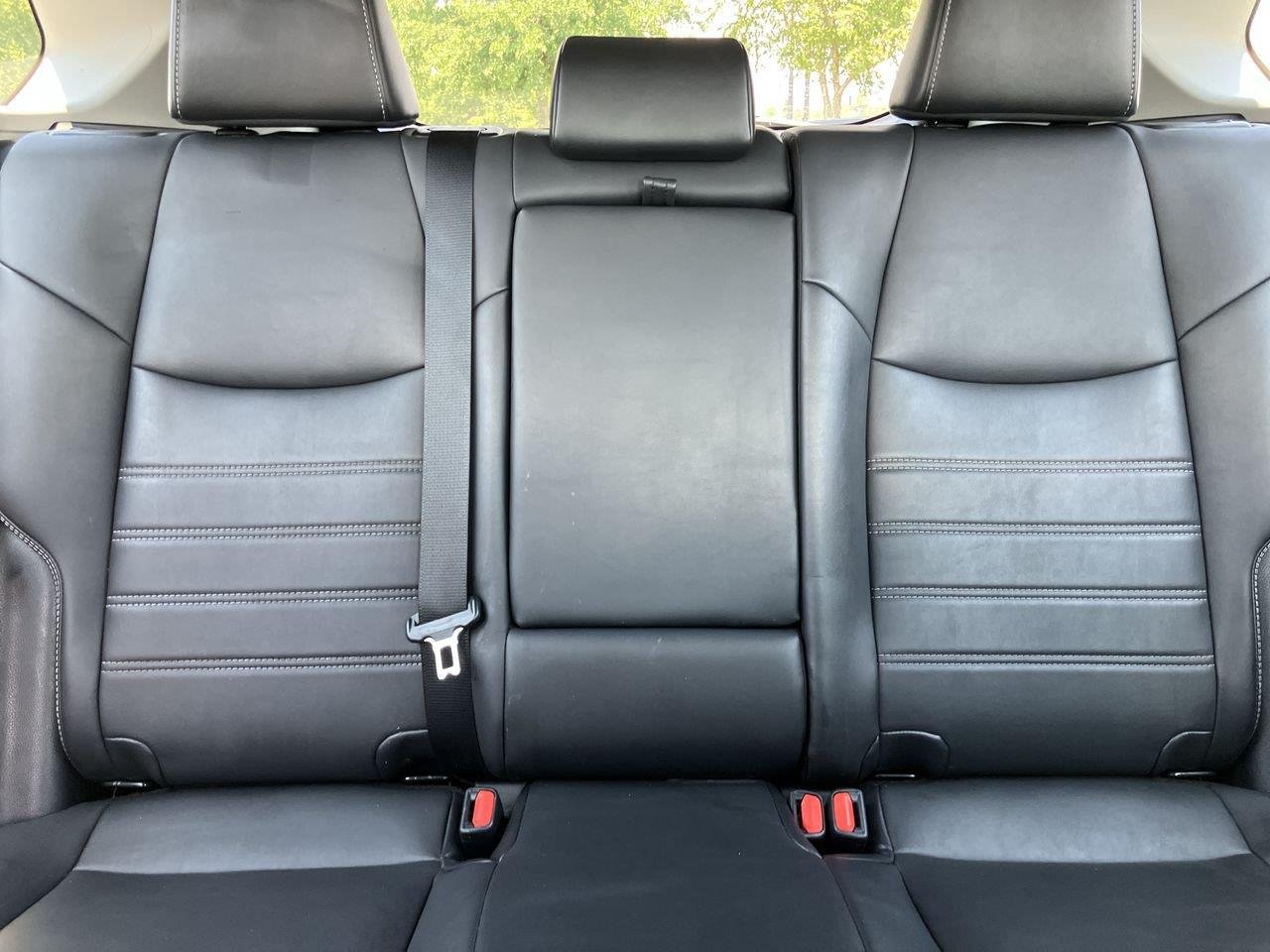 Used 2021 Black (Midnight Black Metallic) Toyota XLE Premium AWD image 31