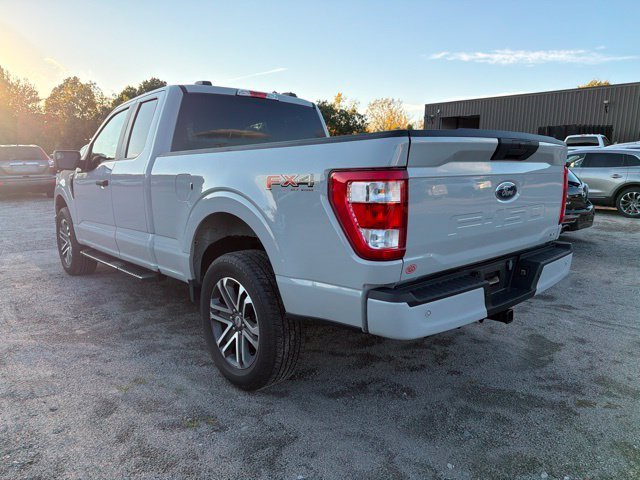 Used 2023 White Ford XL image 4