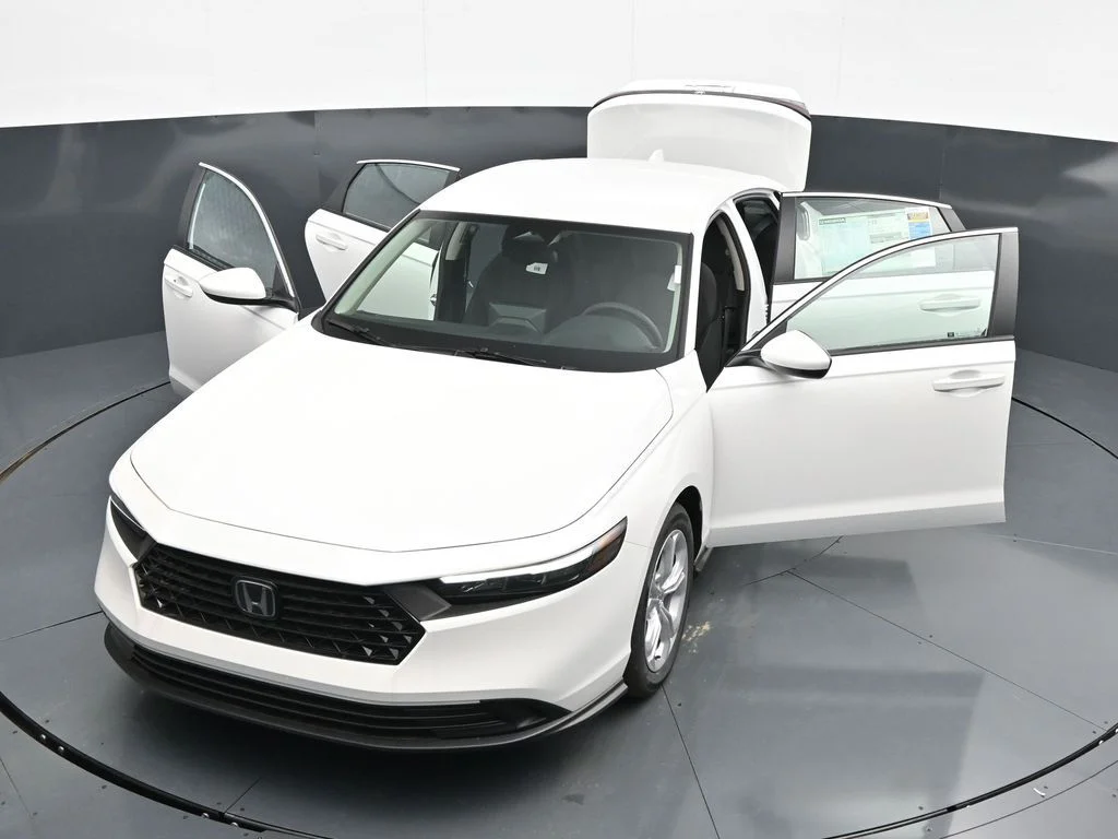 New 2026 Platinum White Pearl Honda LX image 40