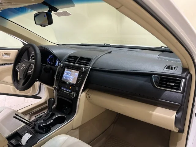 2017 Toyota Camry XLE - Photo 25