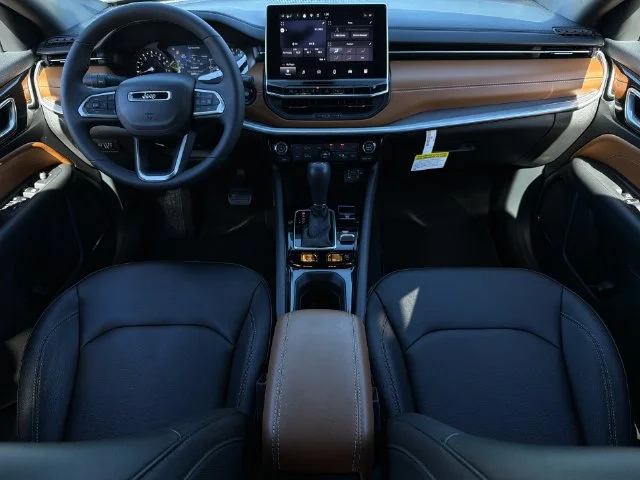 Used 2025 White Jeep Limited image 17
