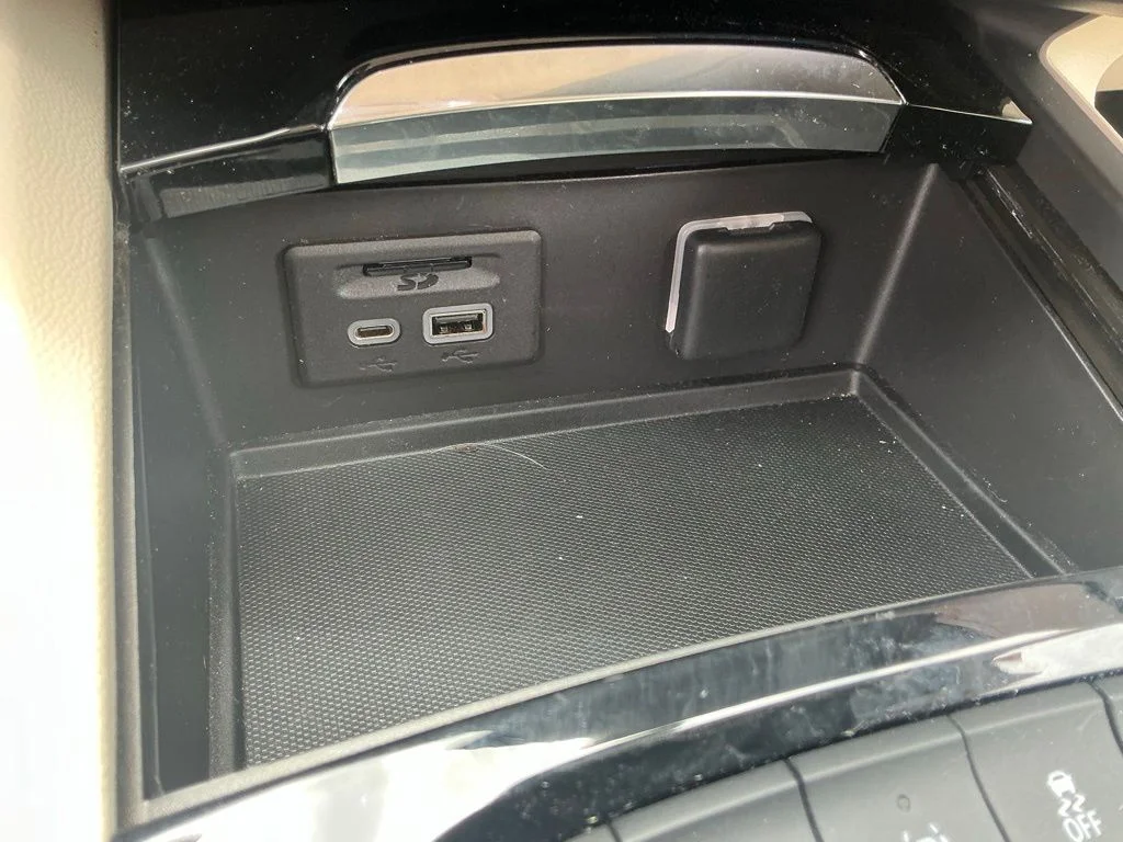 Used 2022 Gray Buick Essence image 43