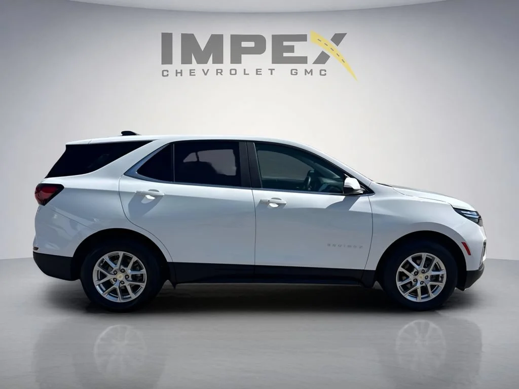 Used 2024 Summit White Chevrolet LT image 6