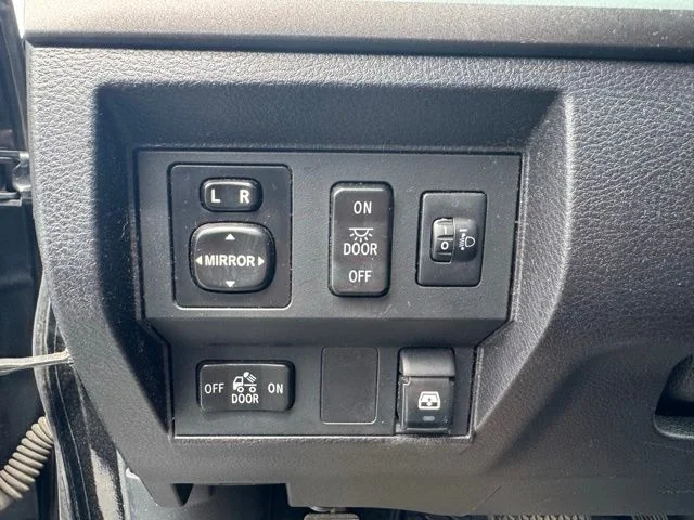 Used 2015 Black Toyota SR5 image 15