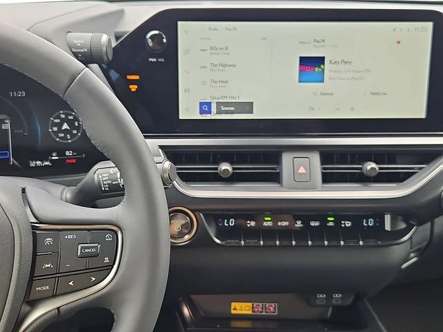2026 Lexus UX Hybrid 300h Premium - Photo 14