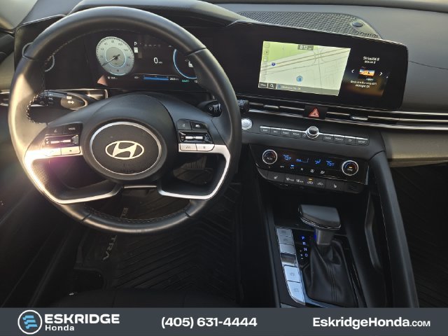 Used 2025 Red Hyundai SEL Convenience image 27