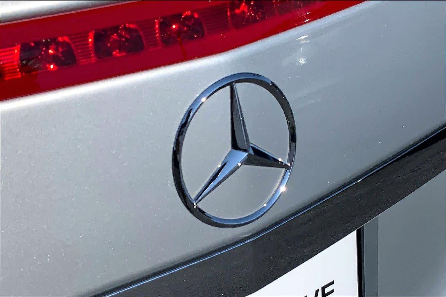 Used 2017 Iridium Silver Metallic Mercedes-Benz E 400 image 30