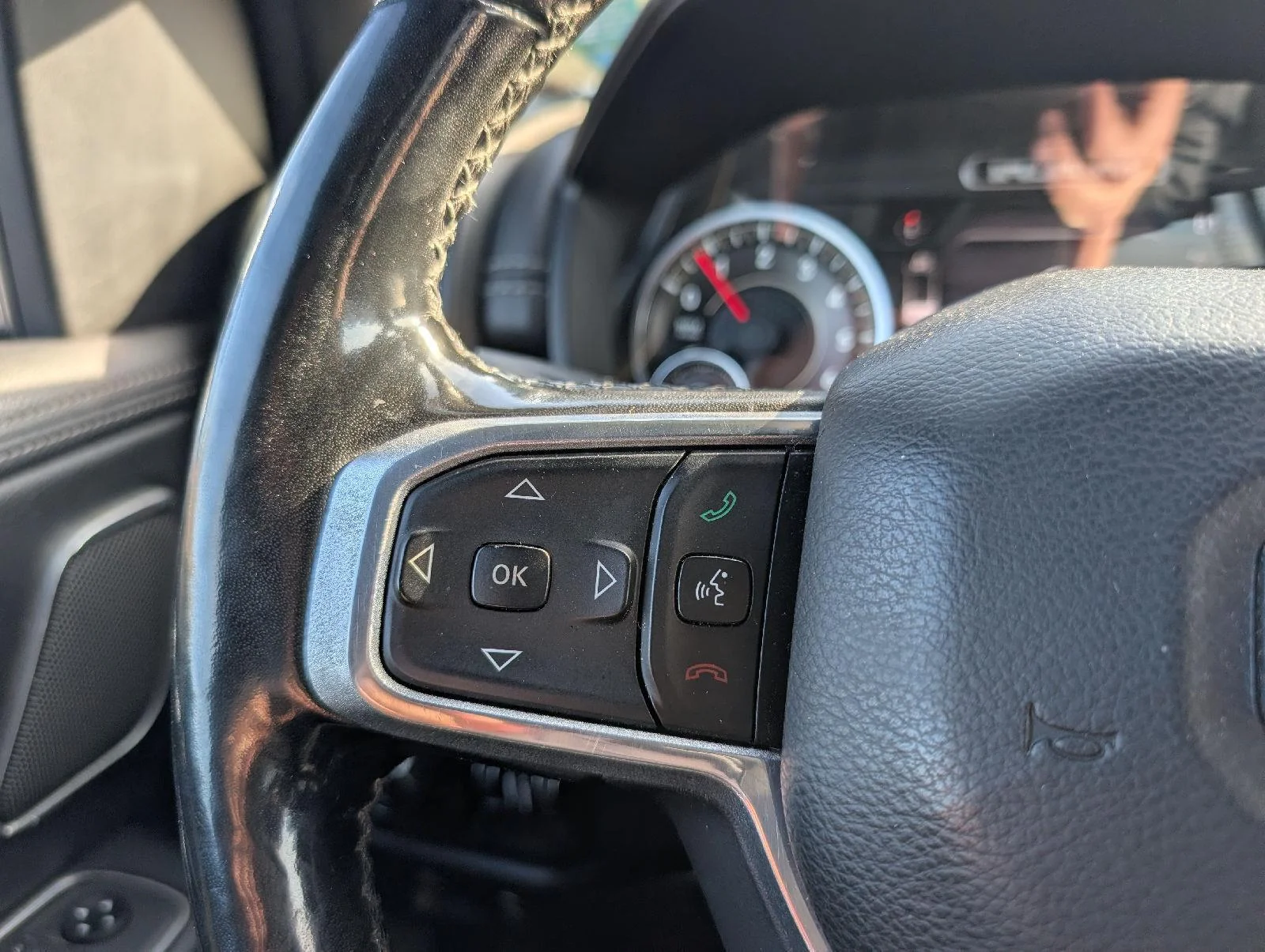 Used 2019 Delmonico Red Pearlcoat Ram Laramie image 12