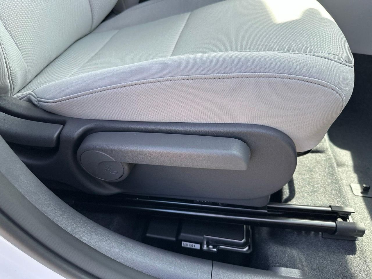 New 2027 White Hyundai SEL Sport AWD image 32