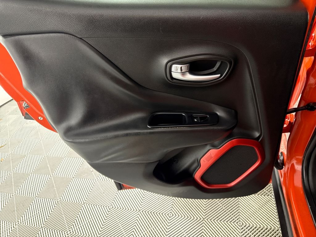 2016 Jeep Renegade Trailhawk - Photo 12