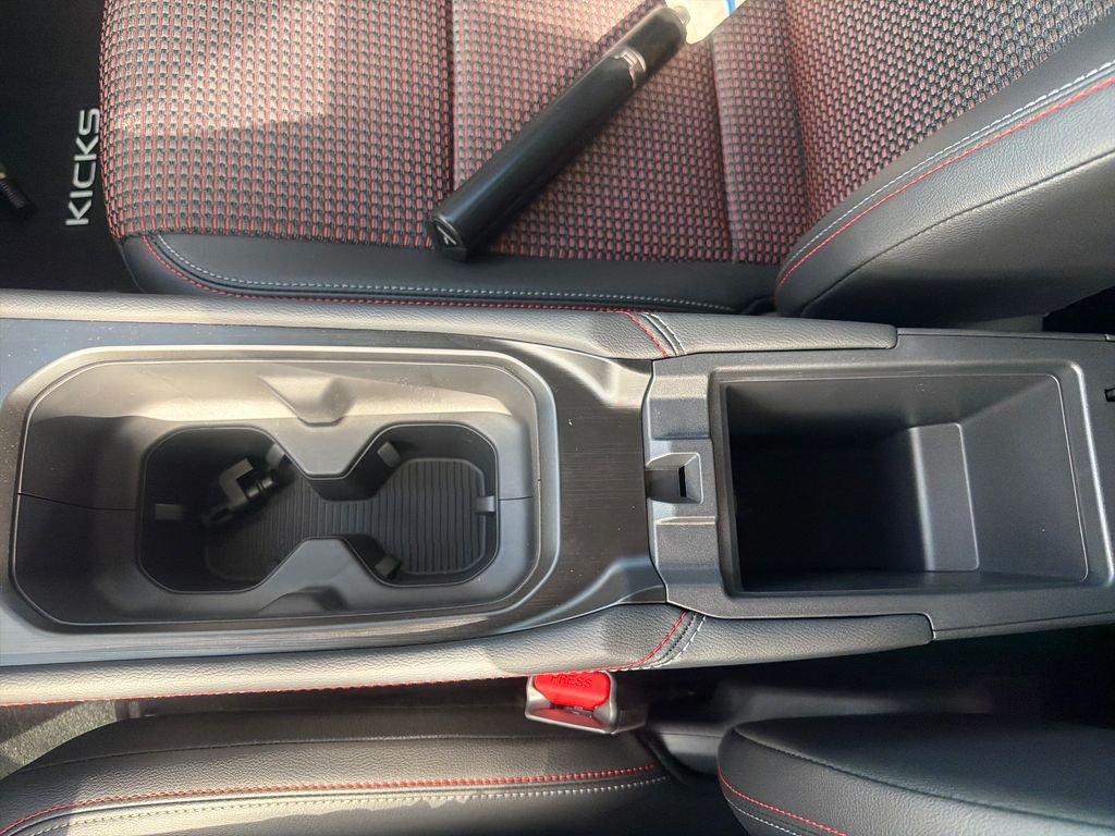 New 2026 Nissan Kicks SR 4D Sport Utility