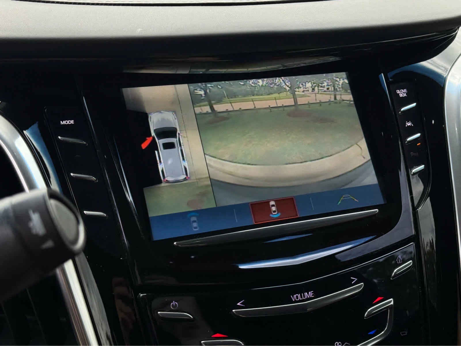 Used 2019 Radiant Silver Metallic Cadillac Platinum image 15