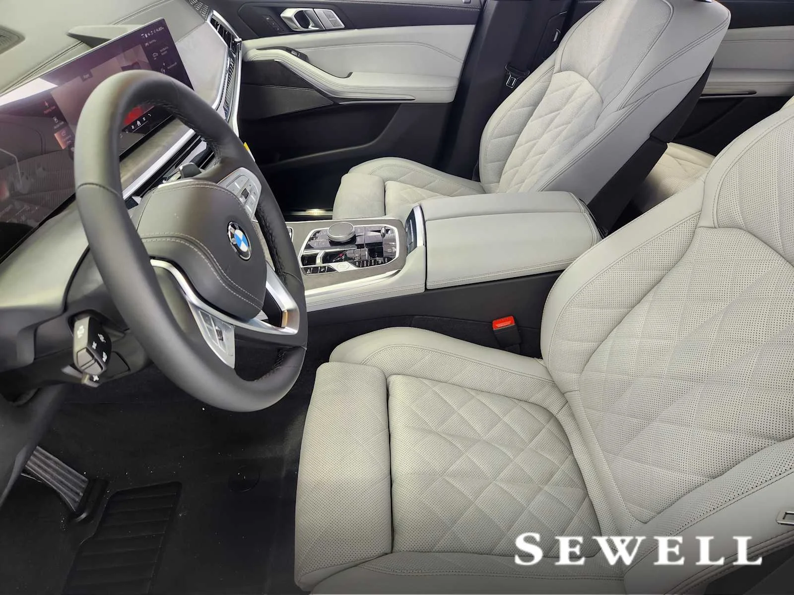 New 2026 Dravit Grey Metallic BMW xDrive40i image 4