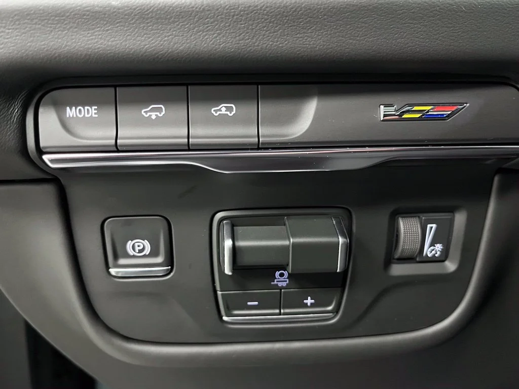 Used 2026 Green Cadillac V-Series image 24