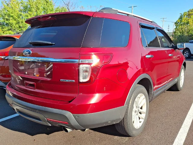 Used 2014 Red Ford XLT image 3