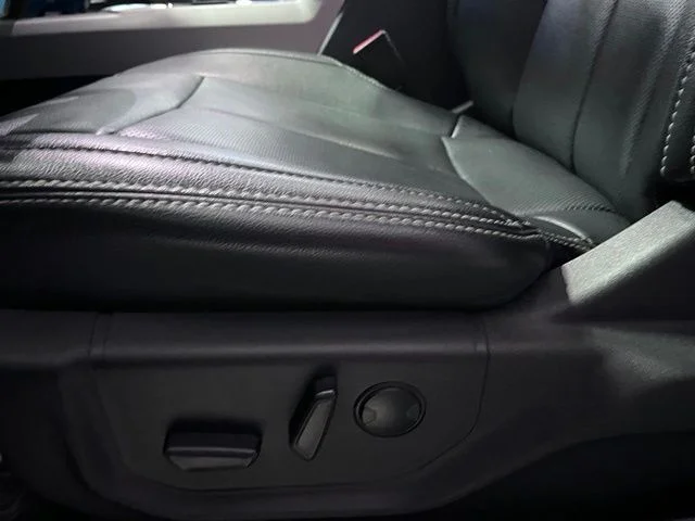 Used 2022 Red Ford Lariat image 22