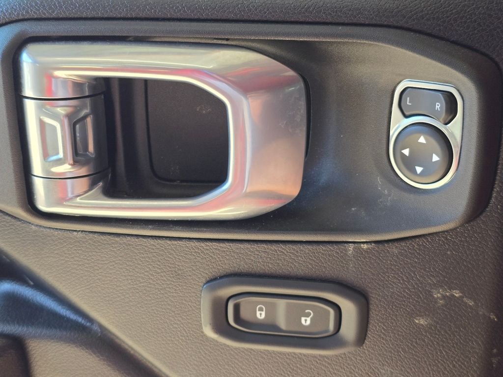 Used 2021 Red Jeep Rubicon image 22