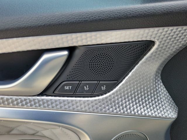 2023 GENESIS G70 Standard - Photo 20