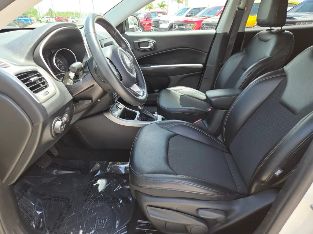 Used 2019 White Clearcoat Jeep Latitude image 28