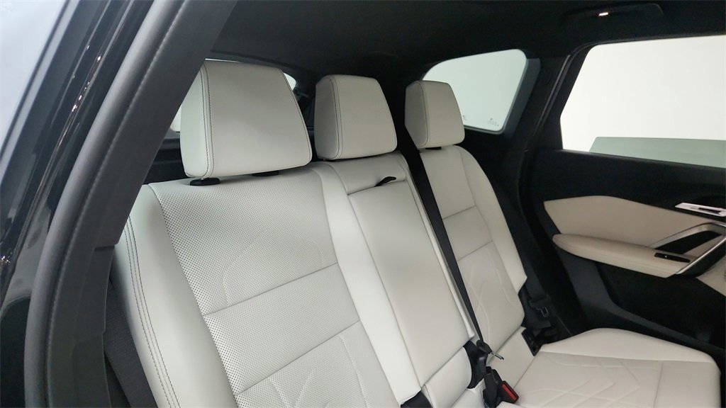 Used 2026 Black Sapphire Metallic BMW xDrive28i image 15