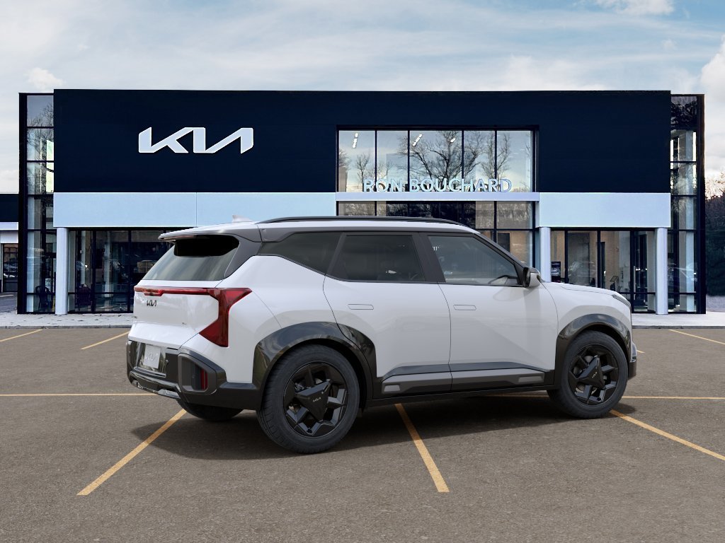 New 2027 Snow White Pearl Kia X-Line S image 6
