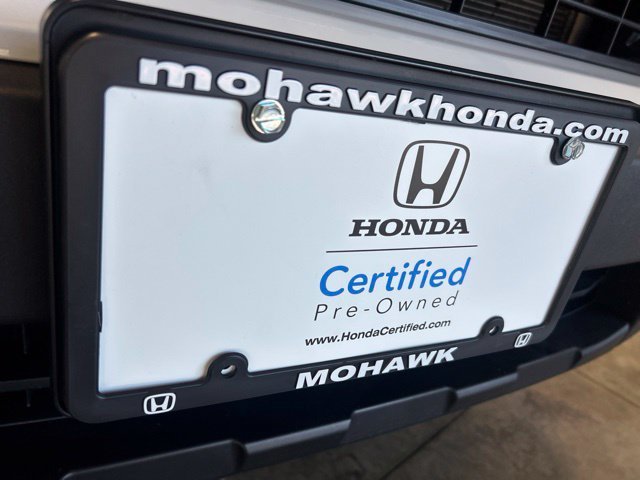 Certified Used 2025 Platinum White Pearl Honda RTL image 4