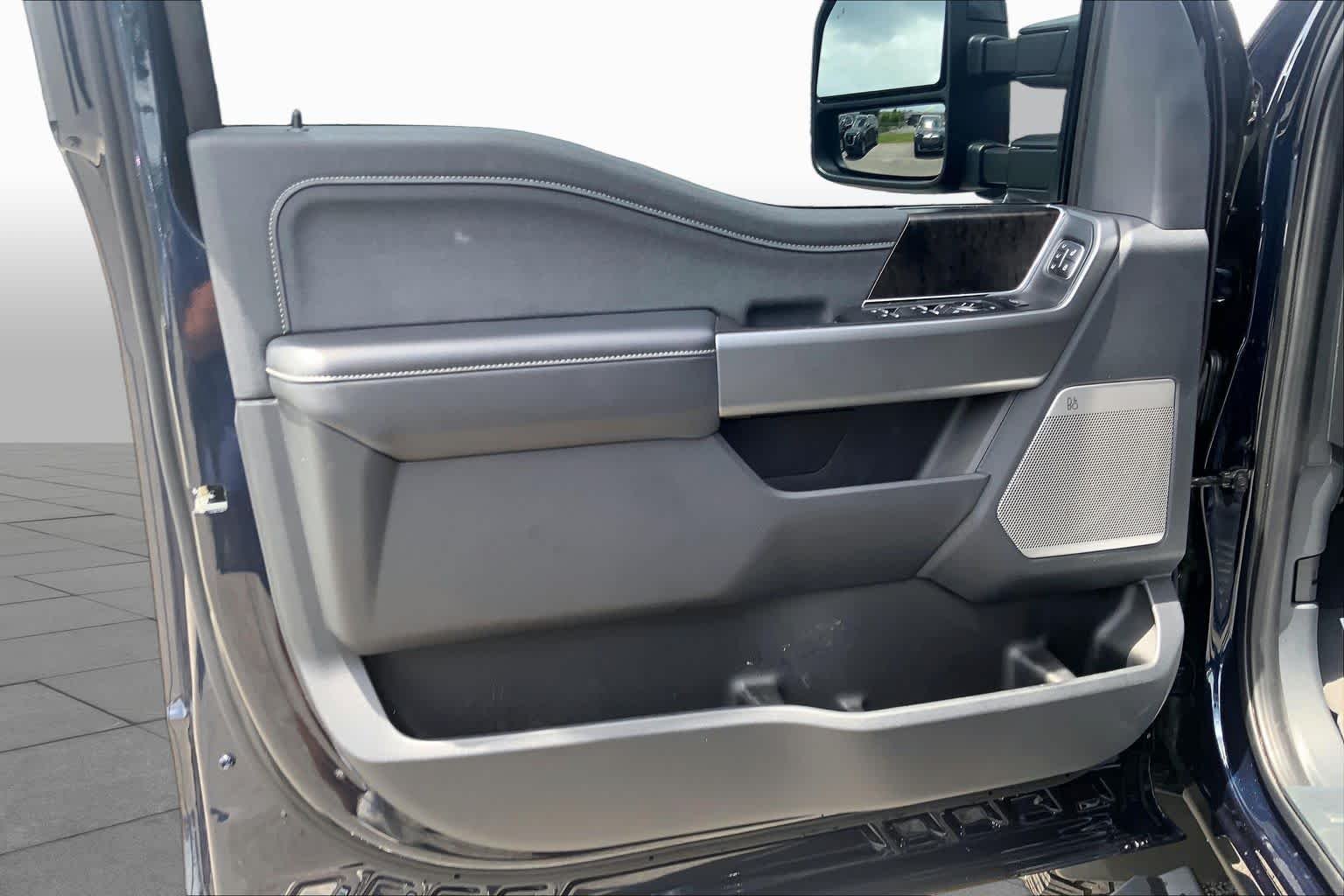 Used 2025 Antimatter Blue Metallic Ford LARIAT image 22