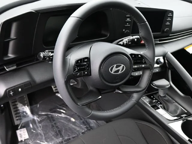 Used 2026 Black Hyundai SEL Sport Premium image 18