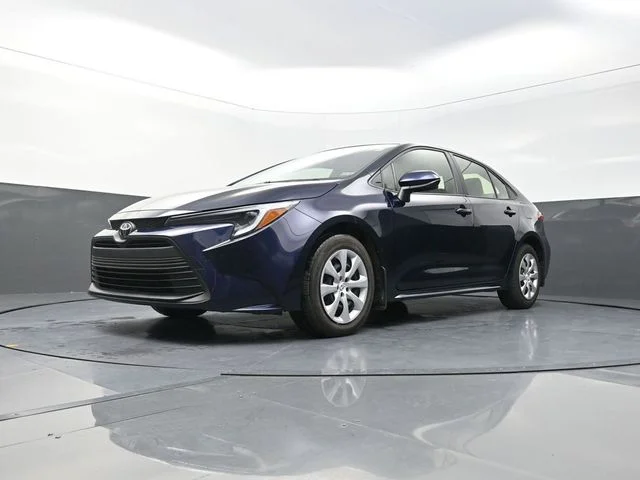 Used 2026  Toyota LE image 32