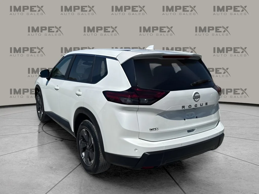 Used 2025 White Nissan SV image 3