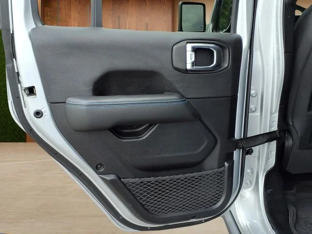 Used 2023 Silver Jeep Rubicon 4xe image 25