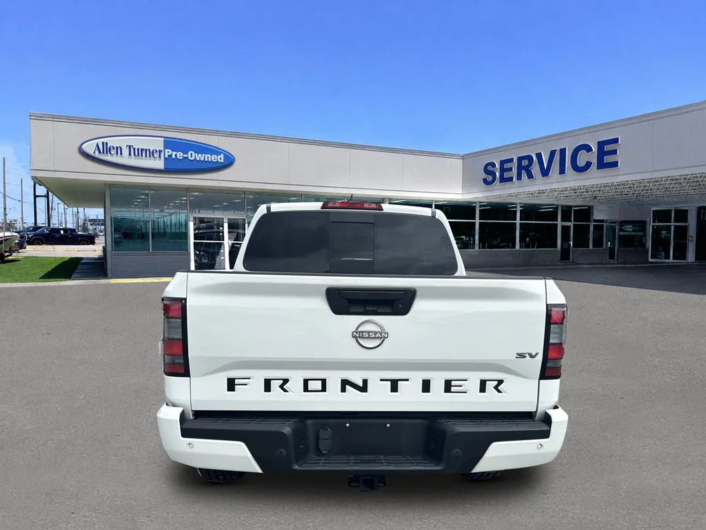Used 2023 Glacier White Nissan SV image 7