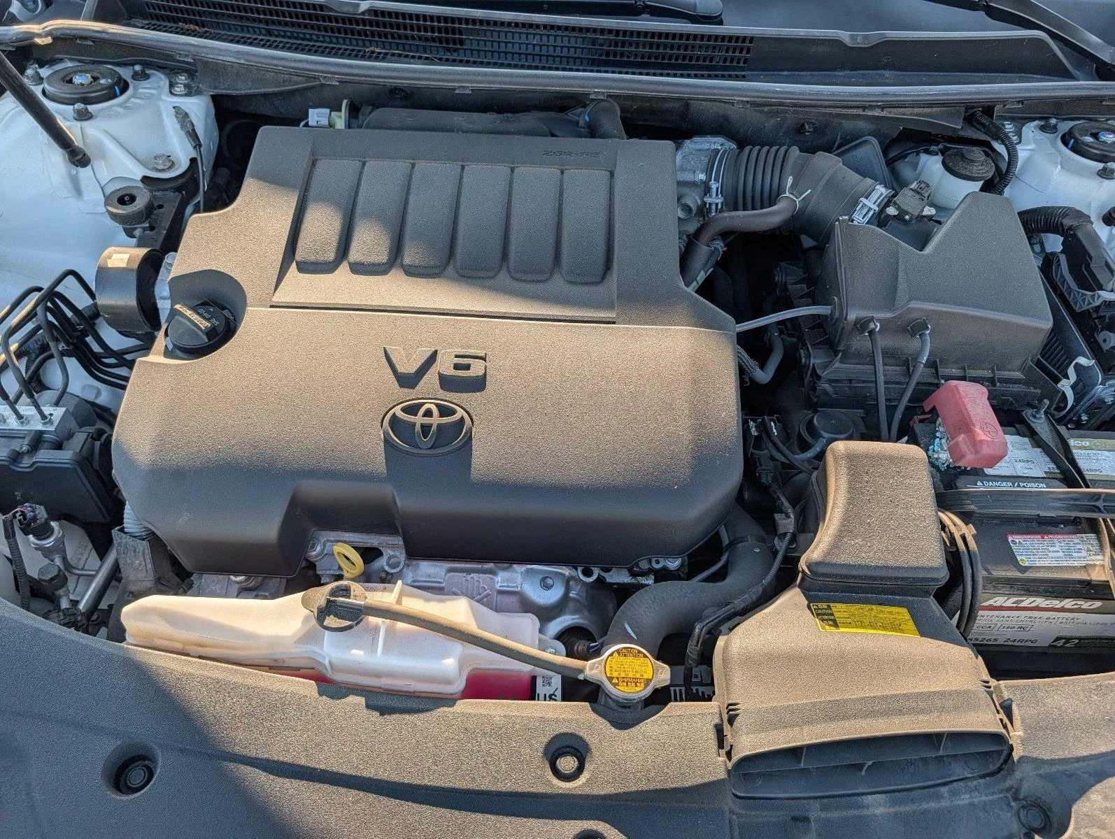 Used 2013 Blizzard Pearl Toyota Limited image 36