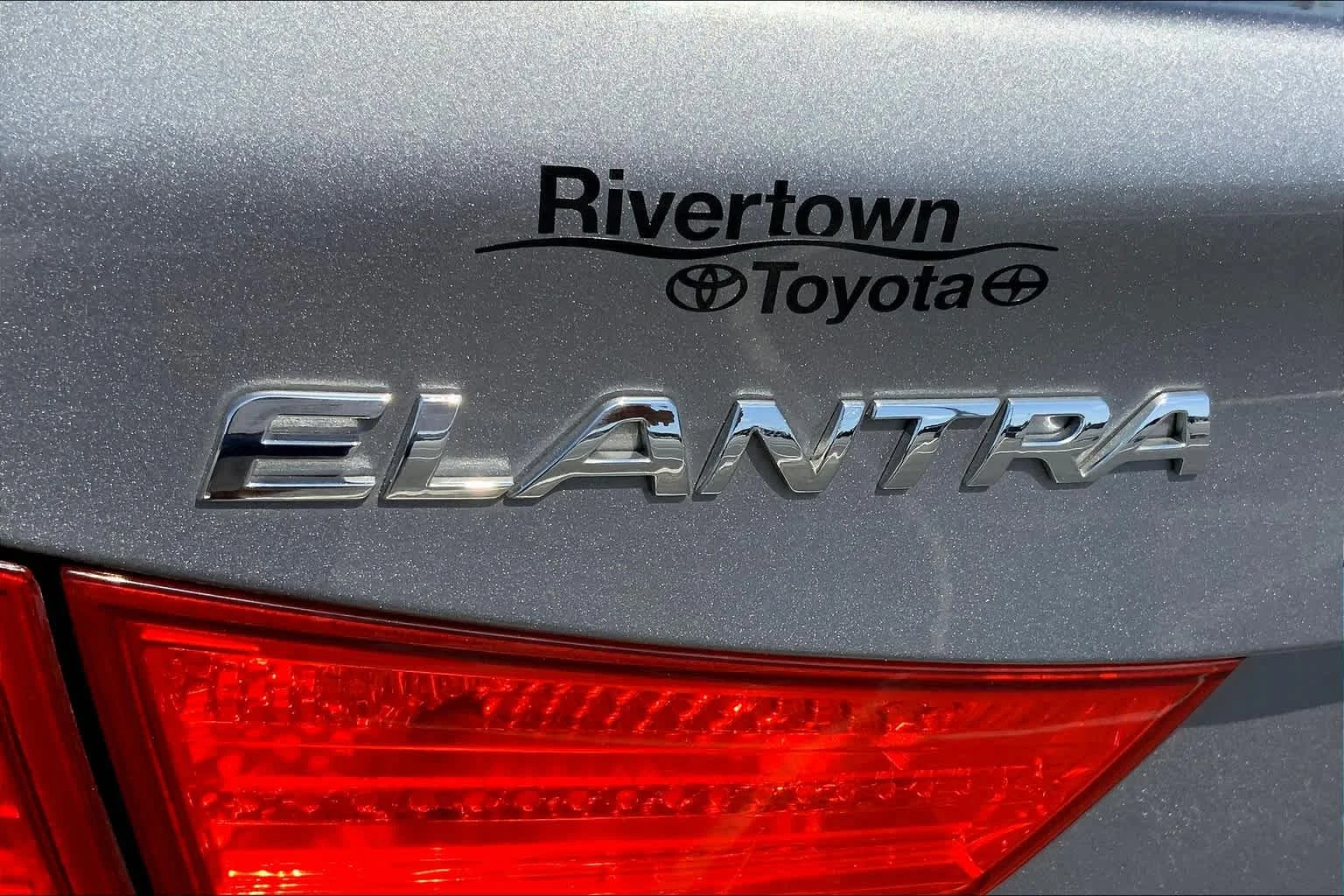 Used 2011 Titanium Gray Metallic Hyundai GLS image 30