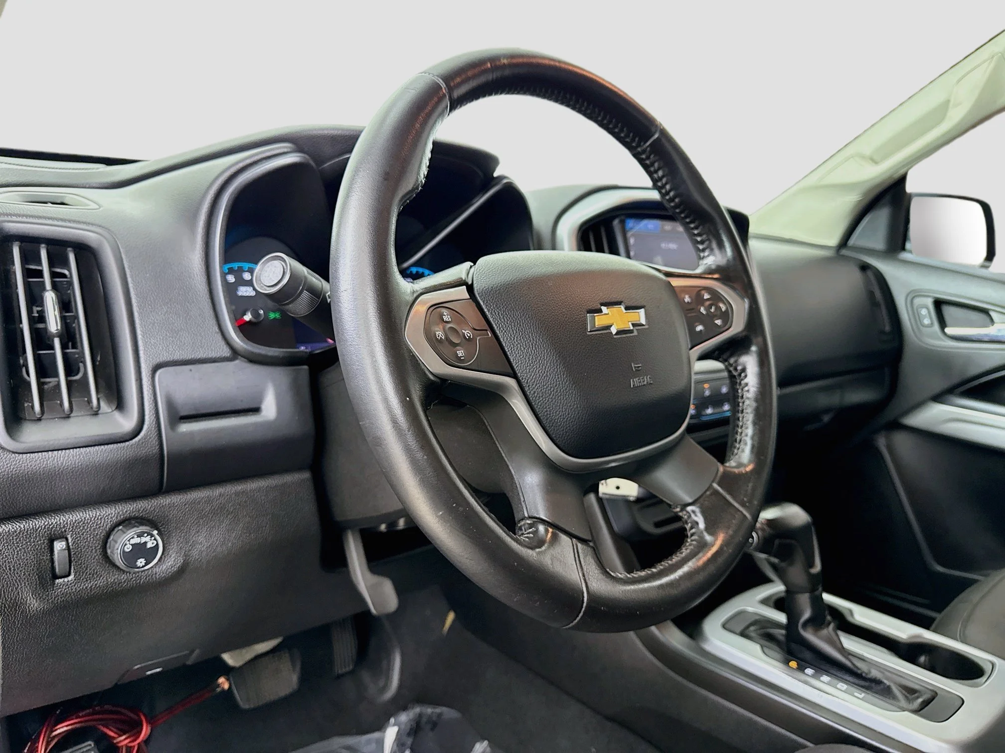 Used 2019 SHADOW GRAY METALLIC Chevrolet 2WD LT image 11