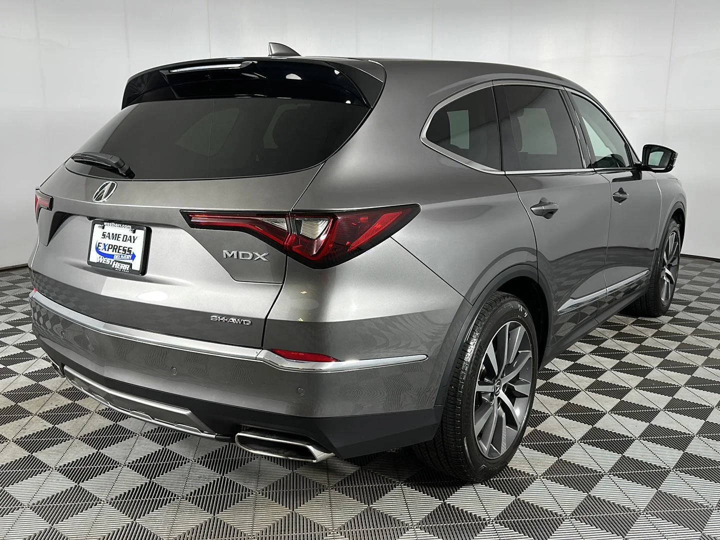 Used 2025 Liquid Carbon Metallic Acura SH-AWD w/Tech image 32