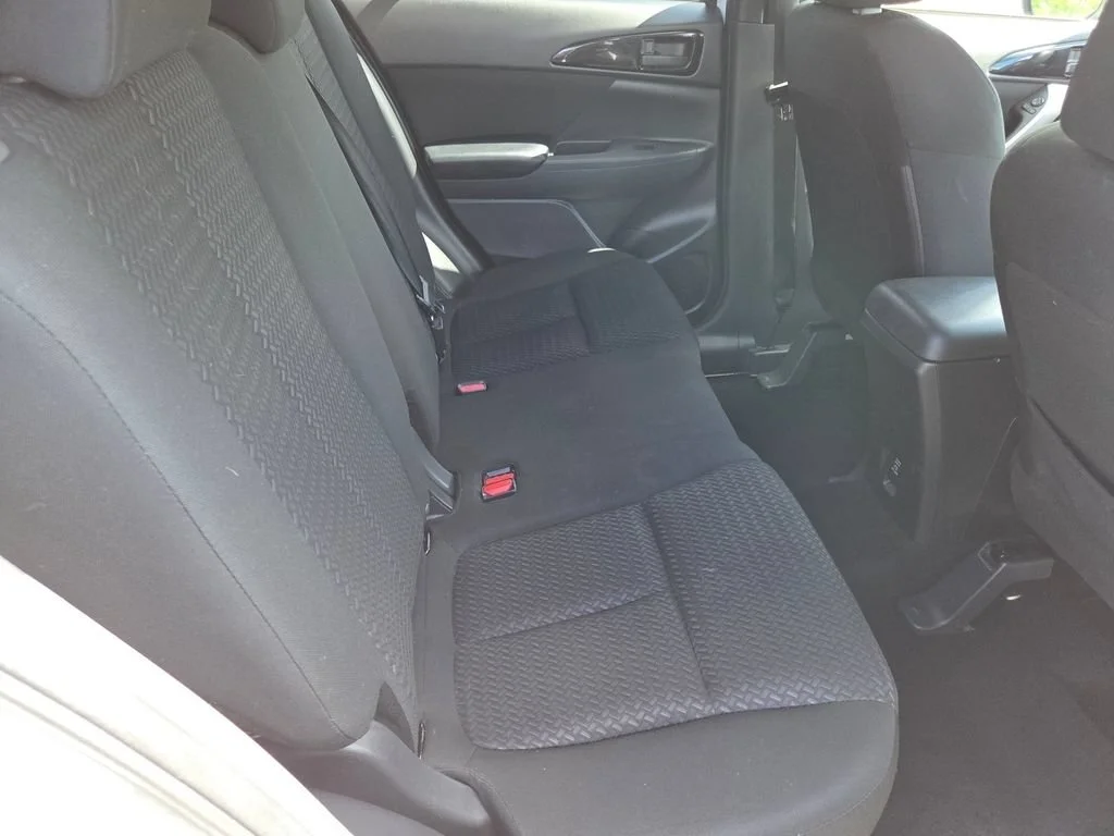 Used 2023 Diamond White Mitsubishi ES image 5