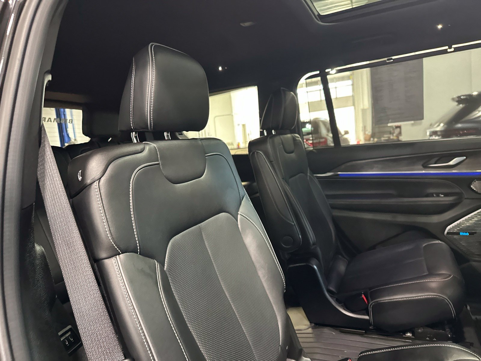 Used 2023 Black Jeep Overland image 40