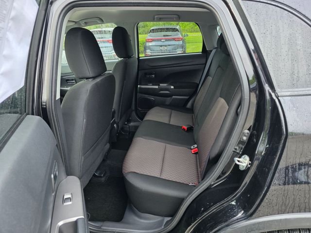 Used 2019 Black Mitsubishi 2.0 SE image 17