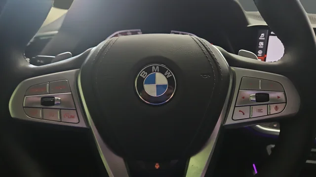 Used 2022 Dark Graphite BMW xDrive40i image 16