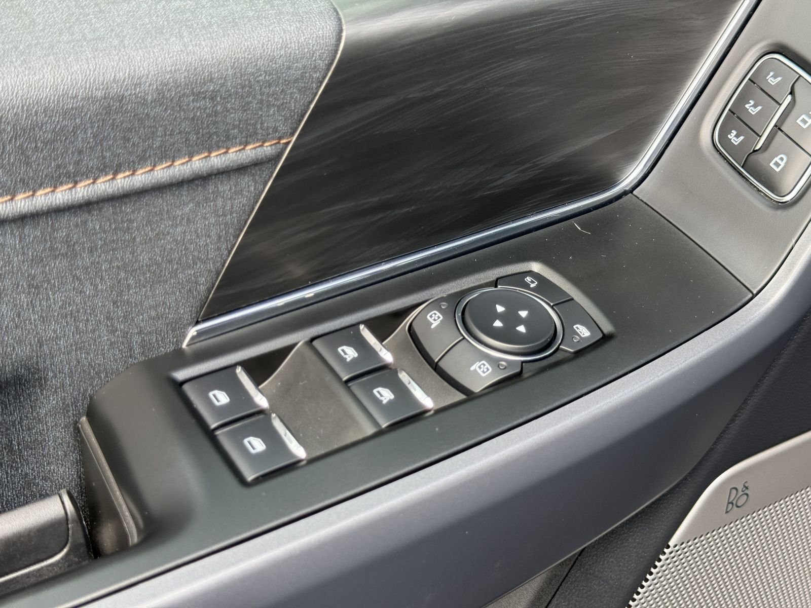 Certified Used 2025 Gray Metallic Ford Lariat image 23