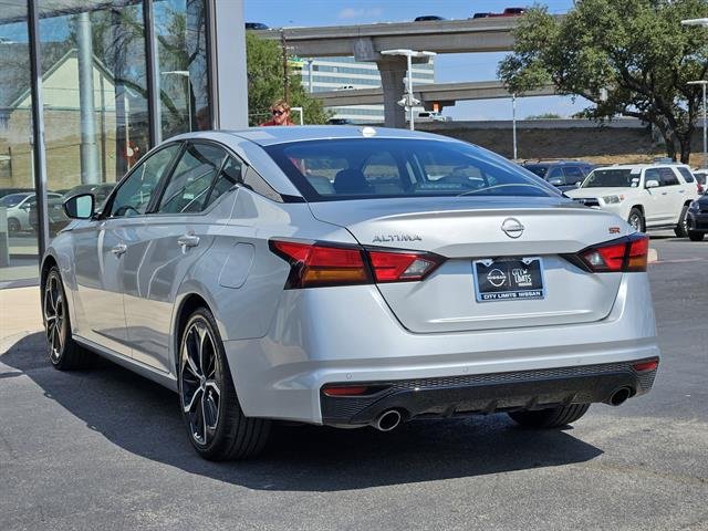 2024 Nissan Altima 2.5 SR photo 3