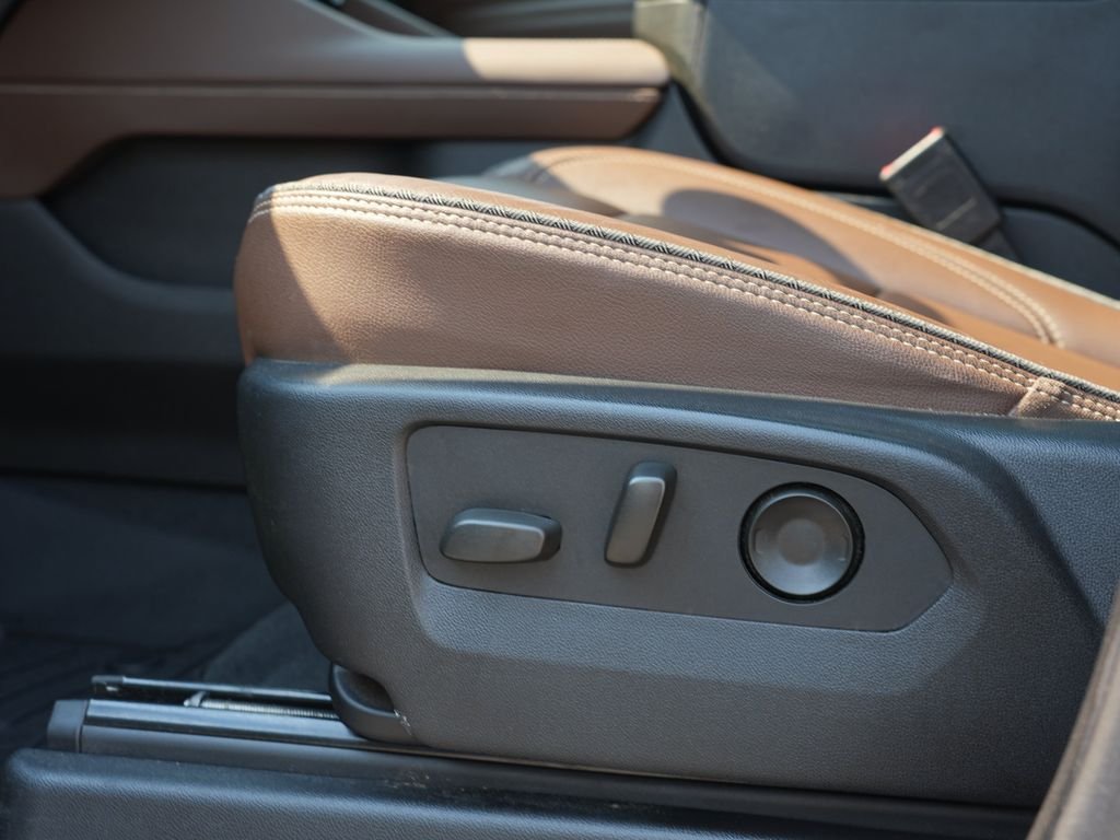 Used 2022 Beige Chevrolet High Country image 15