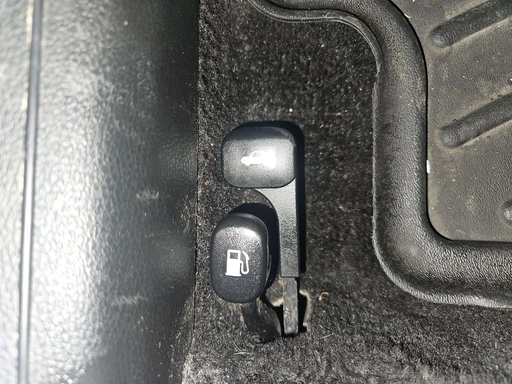 Used 2019 Black Kia LXS image 23